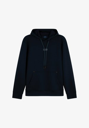Felpa con cappuccio blu navy realizzata in tessuto morbido e testurizzato. Presenta una tasca frontale, lacci regolabili e un'etichetta sul colletto.
