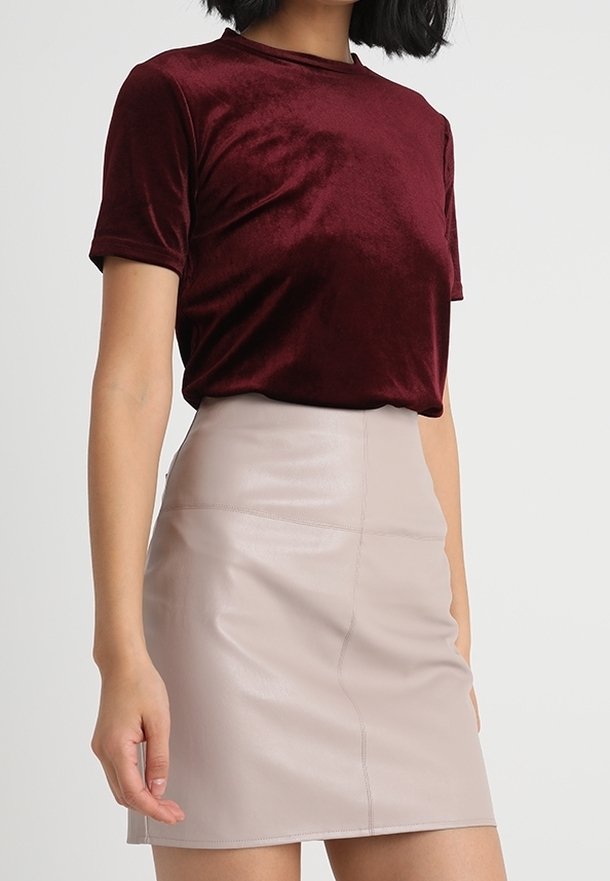 KIOMI TALL T-shirt med print - dark purple