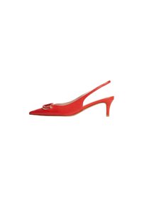 Scarpa slingback rossa con punta affilata, realizzata in materiale liscio. Presenta una fibbia metallica sulla tomaia e un tacco basso e sottile.