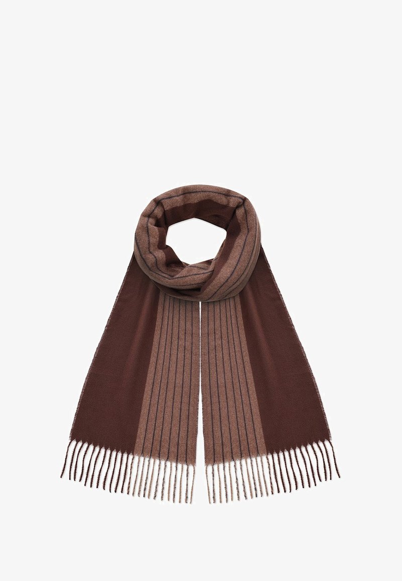 Brązowy szalik wykonany z miękkiego materiału, z prążkowanym wzorem i frędzlami na końcach. Zawiera kontrasty ciemno- i jasnobrązowe.