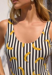 Rockett St George Fürdőruha - monochrome banana print