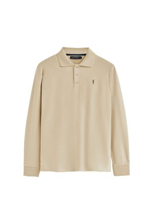 Beige poloshirt met lange mouwen, gemaakt van zachte stof, met een drieknops sluiting en geborduurd logo op de linkerkant van de borst. Standaard pasvorm en kraag.