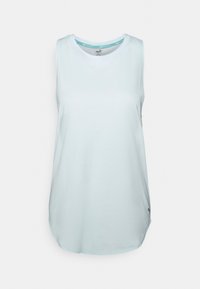 Jasnoniebieska, bezrękawnikowa sportowa bluzka wykonana z miękkiego materiału, z okrągłym dekoltem i lekko zaokrąglonym dołem. Subtelne logo na dole.