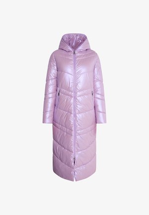 Cappotto lungo puffer lavanda con cappuccio, finitura lucida, cuciture a cerniera, zip frontale e tasche laterali.