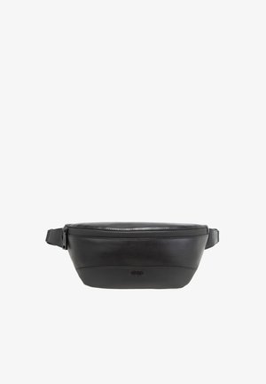 Borsa a vita in pelle nera con una texture liscia, forma arrotondata e chiusura a zip. Dotata di una cinturino regolabile largo e di un branding discreto.