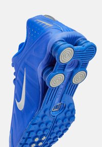Nike Sportswear SHOX R4 - Matalavartiset tennarit - racer blue/silver-coloured