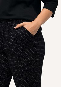 Ulla Popken COL ROND - Nattplagg set - black