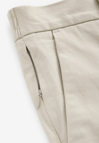 Next SLIM FIT ELASTICATED WAIST - Nohavice - light stone