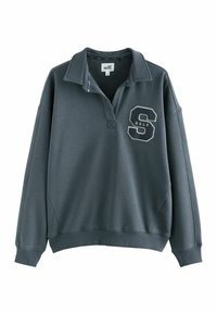 Sudadera gris oscuro con cuello tipo polo, bordado con la "S" en el pecho, puños acanalados y una textura suave. Presenta un ajuste casual y relajado.