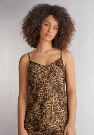 Leopardprint camisole in bruin en beige, met verstelbare spaghettibandjes en een zachte, vloeiende stof met een V-halsontwerp.