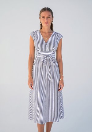Cupshe, STRIPED V-NECK WRAP MIDI DRESS - Robe de jour - black white