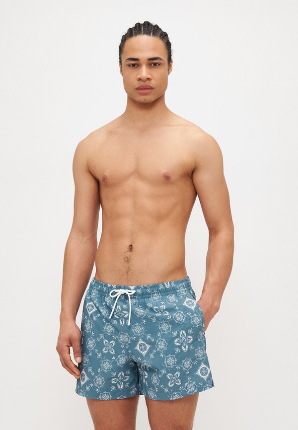 PULL ON PRINTED BANDANA - Swimming shorts3