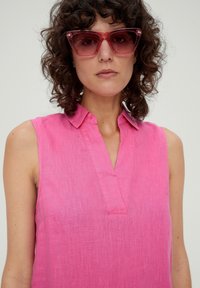 s.Oliver V AUSSCHNITT - Blusenkleid - pink