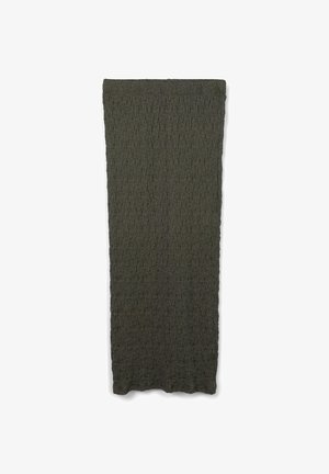 Tessuto verde scuro, con una trama testurizzata e un motivo a pieghe, di forma rettangolare e finitura morbida, adatto per uno styling versatile.