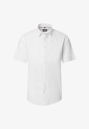 Biała koszula z krótkim rękawem na guziki, z kołnierzykiem i lewą kieszenią na piersi, na jednolitym białym tle.