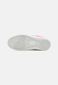 Tommy Jeans RETRO BASKET - Sneaker low - chalky pink