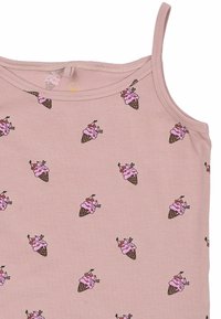Top senza maniche di un delicato rosa pallido con sottili spalline, caratterizzato da un motivo ripetuto di coni gelato rosa con ciliegie sopra.