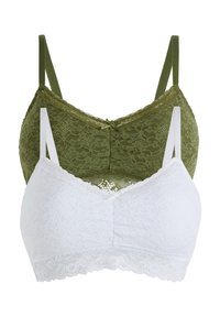 Due bralette in pizzo: una in verde oliva e l'altra in bianco. Entrambe presentano delicati motivi in pizzo, spalline regolabili e finiture scallop.