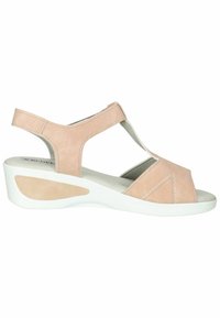 Sandalia de ante melocotón con puntera abierta, correa ajustable en el tobillo y tacón cuña con suela de goma blanca. Acentos de costura detallada.