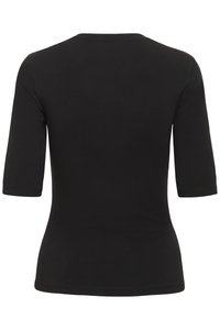 Melna pieguļoša T-krekls ar trīs ceturtdaļu piedurknēm, apaļu kakla izgriezumu, vienmērīgu tekstūru, bez redzamām rakstām vai metāla detaļām.