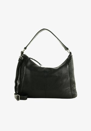 Sac à main en cuir noir avec une finition texturée, présentant un côté perforé et une sangle réglable. Fermeture à glissière sur le dessus.