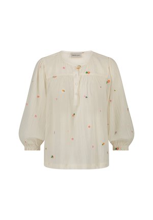 Hellbeige Bluse mit voluminösen Dreiviertelärmeln, rundem Halsausschnitt, Knöpfen vorne und verstreuten floralem Stickereien in Pink und Orange.