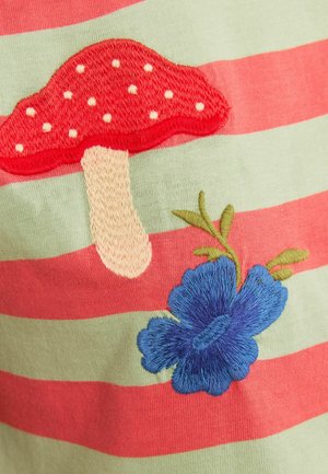 Love & Roses, EMBROIDERED CREW NECK T-SHIRT - Trükipildiga T-särk - green and coral stripe