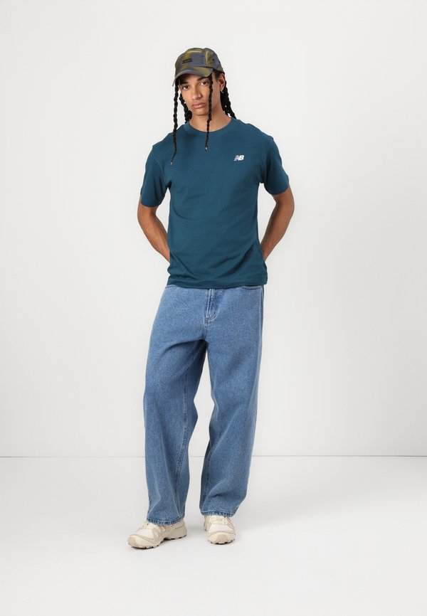 ESSENTIALS - Basic T-shirt - deep ocean3