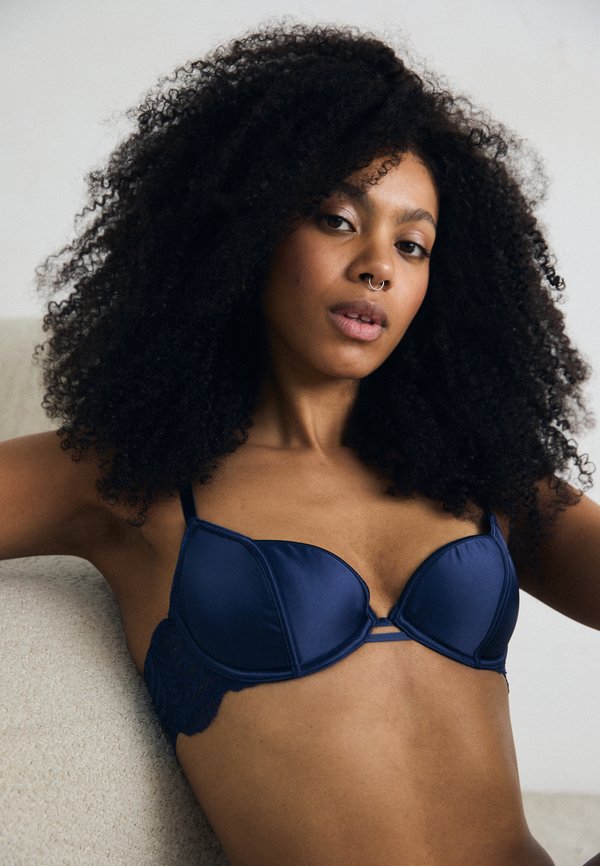 AMAR LIGHT PADDED DEMI - Underwired bra4