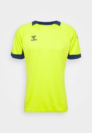 Hochsichtbares gelbes Sportshirt mit marineblauen Akzenten, aus atmungsaktivem strukturiertem Material, mit Rundhalsausschnitt und kurzen Ärmeln.