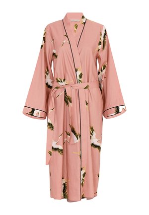 Robe rosa chiaro con piping nero e un motivo di gru e foglie di palma. Maniche lunghe e una cintura in vita per una vestibilità regolabile.