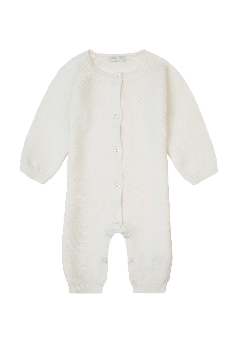 Weißer gestrickter Babyoverall mit langen Ärmeln, rundem Ausschnitt, Knopfverschluss vorne und gerippten Bündchen. Sanfte Textur, minimalistisches Design.