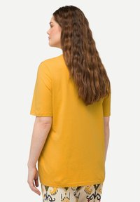 Ulla Popken GRANDES TAILLES - Camiseta básica - dark olive