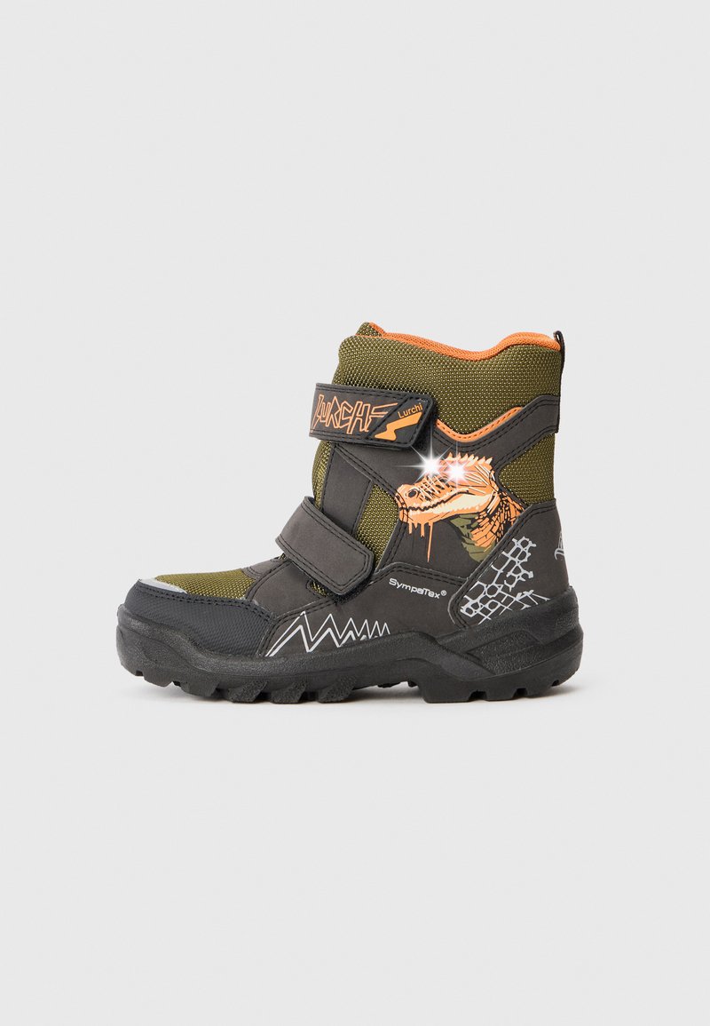 Botas de invierno para niños en verde oscuro y negro, con tejido texturizado, dos correas de Velcro y un gráfico de dragón con acentos naranjas.