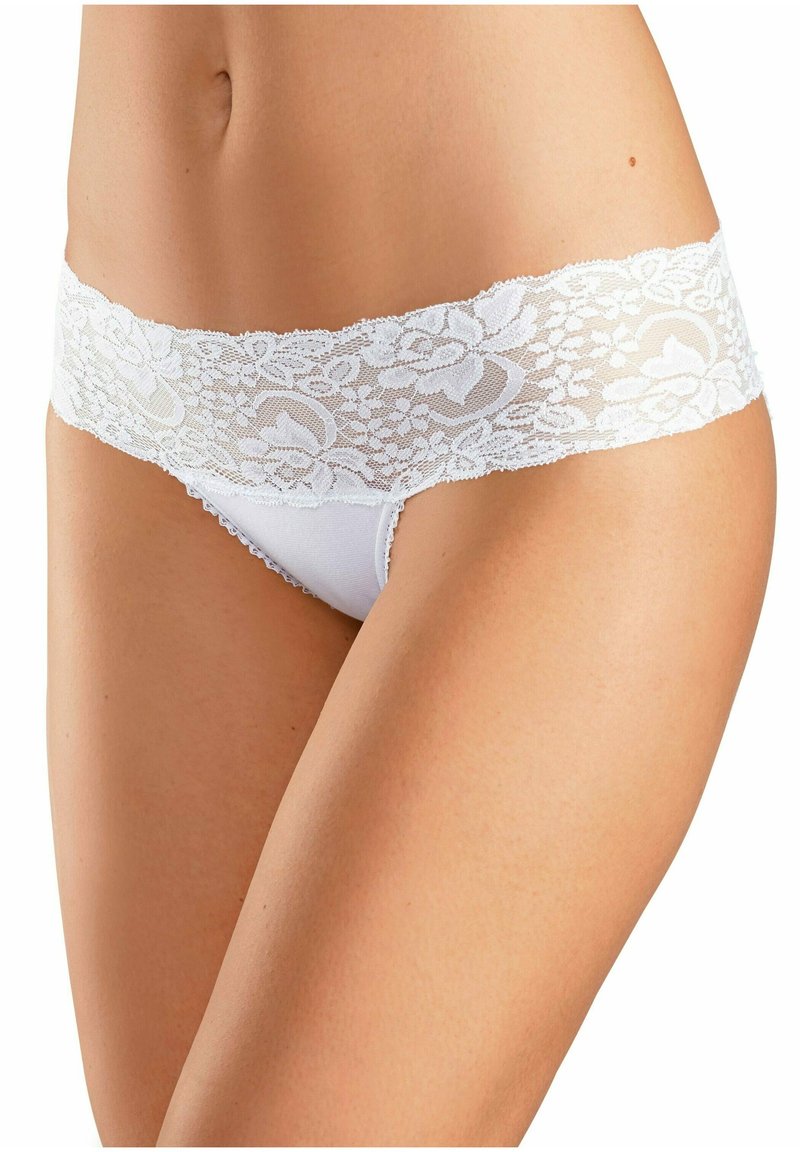 Witte kantenslips met een bloemenkant tailleband, voorzien van een gladde, strakke witte stof. De randen zijn gegolfd en delicaat.