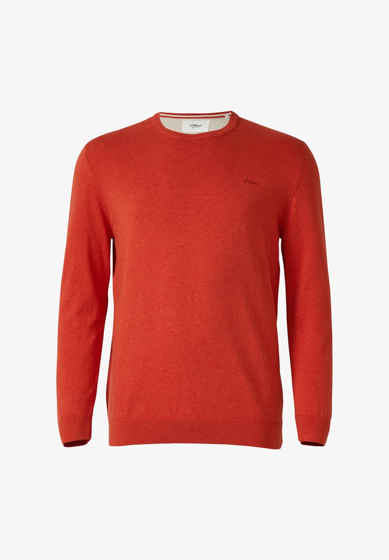 Roter Pullover mit Rundhalsausschnitt und langen Ärmeln, Bündchen und Saum mit Rippstrick, kleines gesticktes Logo auf der linken Brust, unstrukturierte Stricktextur.