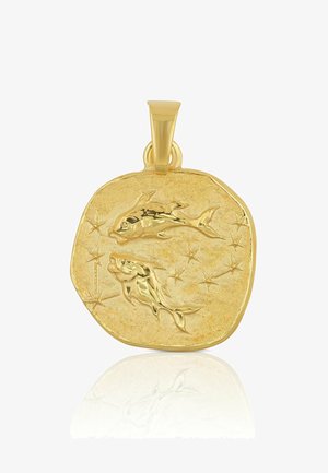 Pendente in oro di forma circolare con due pesci e disegni di stelle, superficie testurizzata e anello per appenderlo. Finitura riflettente.