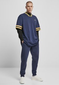 Starter TEE - Triko s potiskem - darkblue/californiayellow
