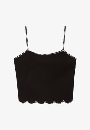 Top corto negro con bajo festoneado, adornado con tachuelas plateadas a lo largo del escote y las tiras. Hecho de tela suave, cuenta con tirantes ajustables tipo espagueti.