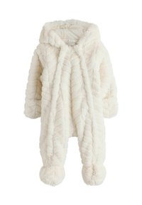 Flauschiger weißer Overall mit Kapuze, ausgestattet mit geripptem Textur und Pompon-Akzenten an den Füßen für zusätzliche Details. Weiches, plüschiges Material.