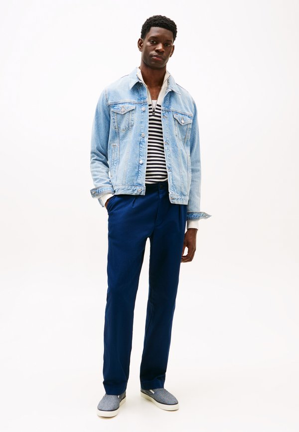 Slip-ons - desert sky