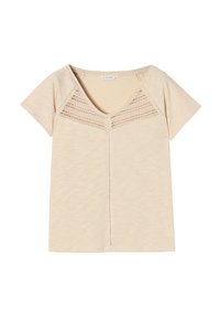 Top corto beige de manga corta con escote en V, que presenta detalles de encaje en el pecho y una tela suave y ligera.