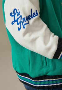 Next VARSITY - Chaquetas bomber - green
