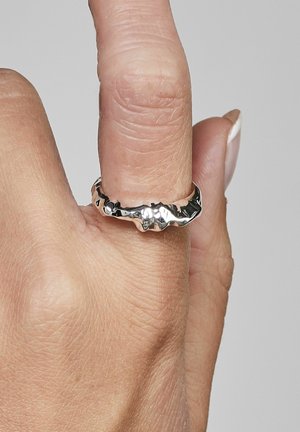NÜ Denmark, CAVE NO. 7 - Ringe - silver-coloured