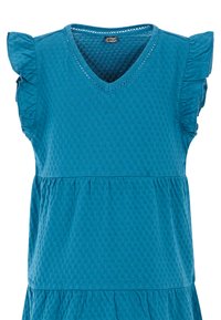 Tyrkysové šaty bez rukávov s textúrovanou látkou, výstrihom do V, detailmi s volánmi na ramenách a zošitým pásom v páse.