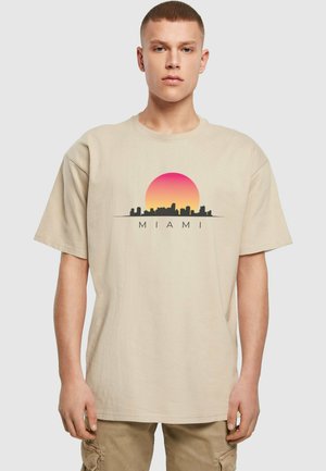 Merchcode MIAMI HEAVY BY102 - Nyomott mintás póló - wet sand
