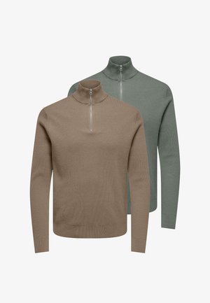 Dwa swetry typu quarter-zip w kolorze beżowym i zielonym, z prążkowaną teksturą, długimi rękawami i prostym dołem, idealne do noszenia na warstwy.