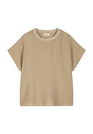 Tricou bej cu mânecă scurtă și decolteu rotund. Textură netedă și croială lejeră, având o etichetă discretă a brandului în partea stângă jos.