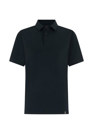 Czarna koszulka polo z krótkim rękawem, trzy guziki z przodu i mała metka z logo u dołu na białym tle.