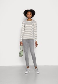 Kaffe LIDDY - Camisola de manga comprida - chalk/mermaid green stripe